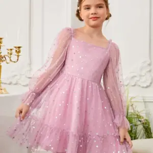 Vestido fiesta rosa de malla con lentejuelas de cuello cuadrado
