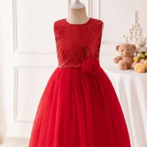 Vestido fiesta rojo con encaje en contraste flor estéreo bajo con malla