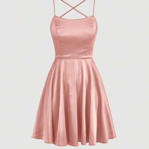 Vestido rosa sexy de tirantes unicolor con tira cruzada de espalda abierta