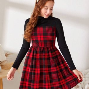 Vestido casual cuadros cuello alto combinado burdeo