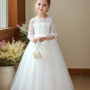 Vestido fiesta blanco con encaje estilo romántico