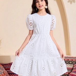 Vestido blanco broderie casual midi cuello redondo minimalista