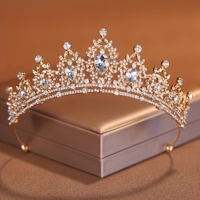 Corona princesa con pedrería brillantes dorada