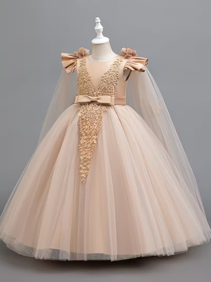 Vestido elegante nude de princesa con bordado floral manga rufled - Imagen 3