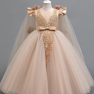 Vestido elegante nude de princesa con bordado floral manga rufled
