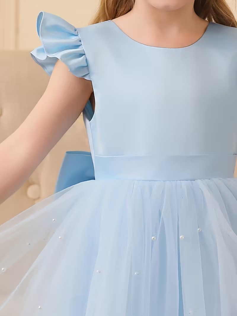 Vestido de fiesta celeste con perlas maxi manga capa cuello v atras - Imagen 3