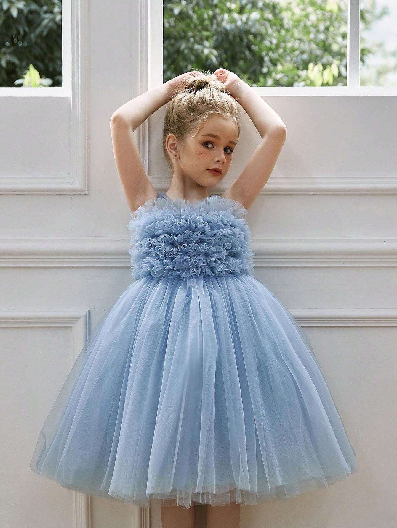 Vestido princesa elegante flores y tul talle alto celeste - Imagen 2