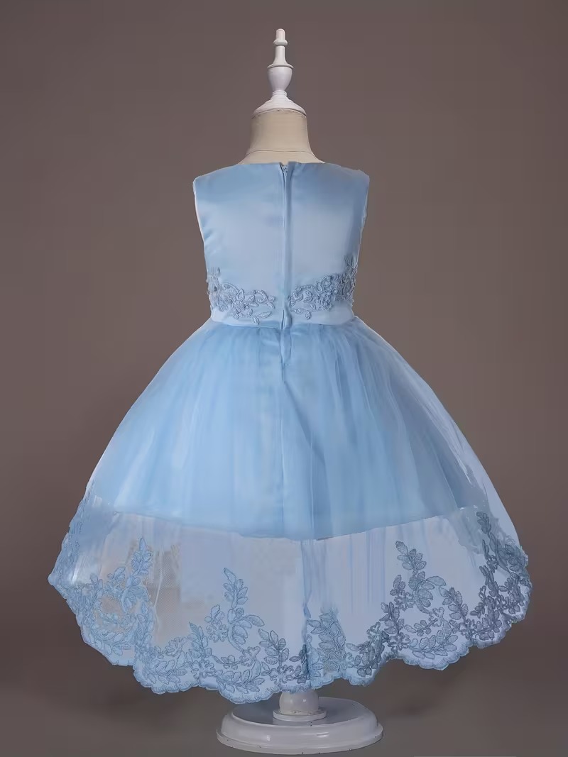 Vestido elegante princesa bordado floral cola pato celeste - Imagen 4