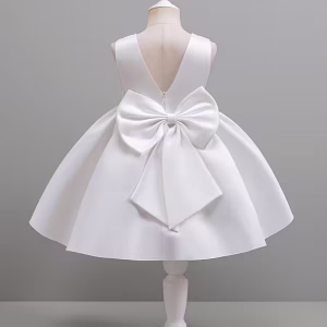 Vestido fiesta blanco satén cuello V atrás y lazo