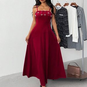 Vestido de fiesta perlas falsas terciopelo tirantes burdeo