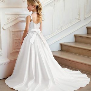 Vestido elegante glamour satén con cola flor 3d y tirantes blanco