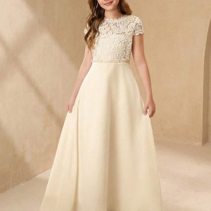 Vestido elegante aplicaciones en encaje y satén brillante albaricoque
